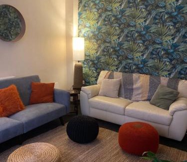 Worcester House | GRADUATION STAY- Worcester City - House - Gated - Self Check In - Free WIFI - 2 Doubles - Sleeps 6 - Free Nearby Parking