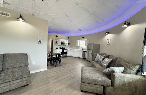 Rustburg House | Grain Bin home minutes to liberty University and Lynchburg on a country farm