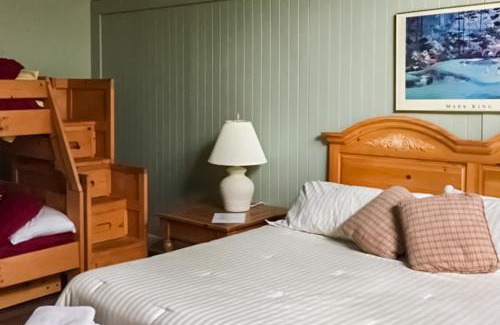 Osage Beach House | Grammy and Papas Lakeside Dugout