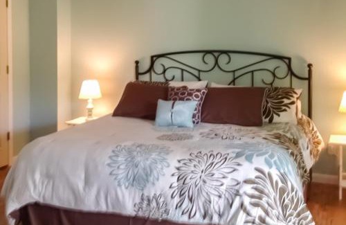 Osage Beach House | Grammy and Papas Lakeside Dugout
