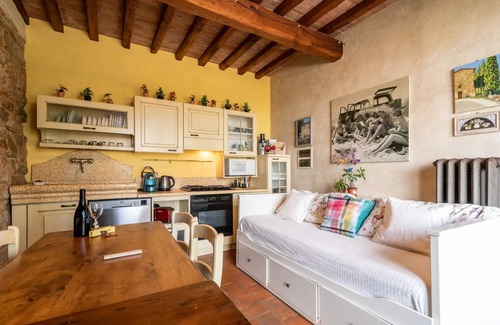 Monte San Savino Apartment | GRANAIO-Poggio delle Robinie-Ceppeto 136 -M.S.Savino