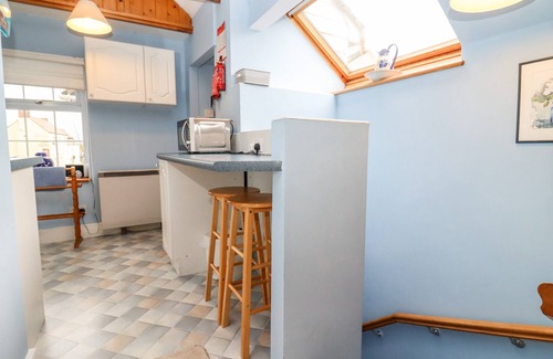 Huntley Cottage | GRANARY STUDIO, romantic, character holiday cottage in Newent