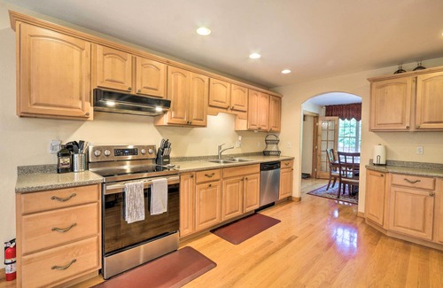 Granby House | Granby Home w/Deck < 1/2 Mi to Aldrich Lake!