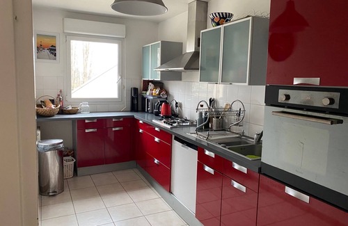 Poissy Apartment | Grand 3 Pieces au 4eme et Dernier Étage Avec Terrasse Plein Sud Proche Gare