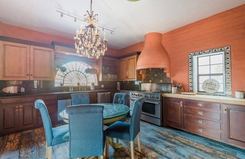 Arcadia Lite House | Grand Adobe - 28 Guests, 11 Bedrooms, Heated Pool