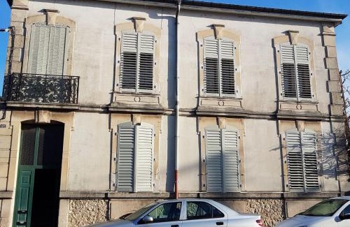 Saint-Nicolas-de-Port Apartment | Grand appartement 6 pers., cadre calme, proche Nancy et Lunéville, toutes commodités, tout inclus - FR-1-584-179