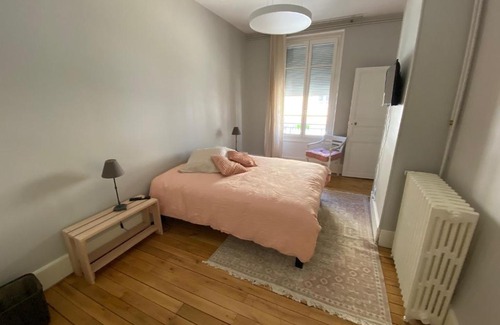 Moulins Apartment | Grand appartement de caractère au coeur de ville
