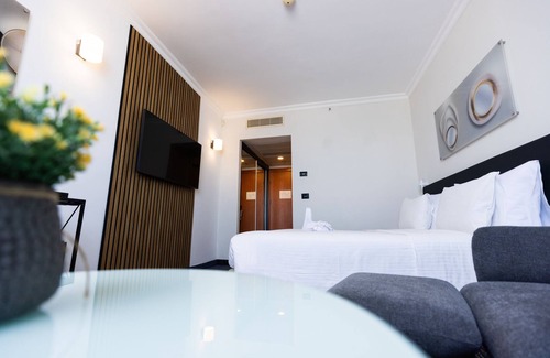 Old North Hotel | Grand Beach Hotel