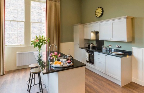 Lauder Apartment | Grand castle apartment for four people