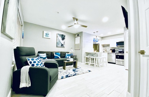 Kissimmee House | Grand Cayman Condo