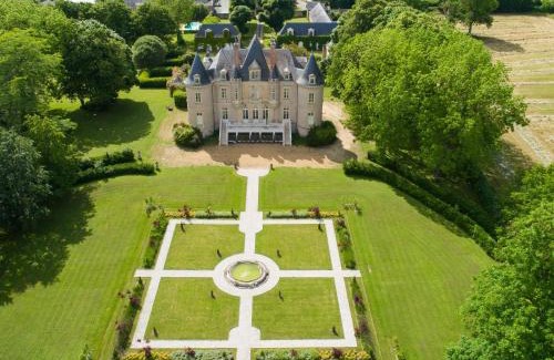Vallon-sur-Gee House | Grand Château Renaissance avec Parc, Piscine et Activités, Rénové en 2023 - FR-1-410-389