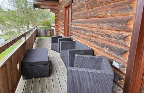 Vasperviller Ski Chalet | Grand Chalet Canadien en Rondin, Vosges du Nord, Pour 14 Couchage sur 220 M2