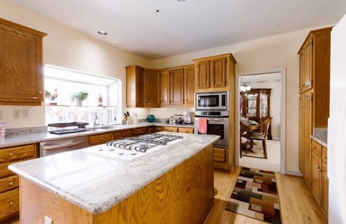 Union City House | Grand Executive Luxury Home