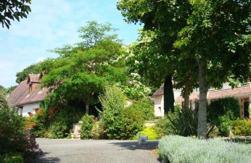 Chemire-le-Gaudin House | Grand gîte près du Mans avec piscine, cheminée et animaux - FR-1-410-217
