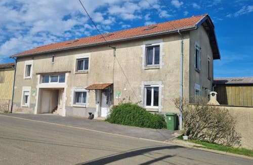 Lironville House | Grand gîte tout équipé à la ferme, idéal pour familles et amis, avec terrasse et proche de loisirs - FR-1-584-295