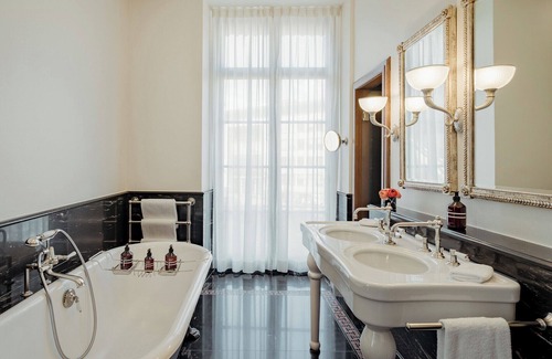 Basel City Centre Hotel | Grand Hotel Les Trois Rois
