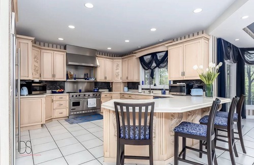 Utica House | Grand Manor at Starved Rock