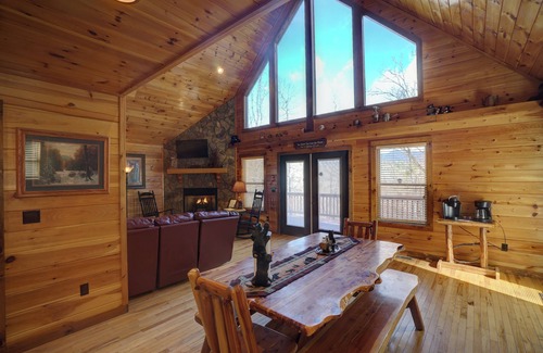 Cherokee Cabin | Grand Mountain Views Cabin - Hot Tub, Fire Pit, Casino!