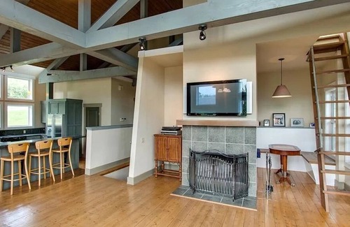 Smithville House | Grand Opening Summer 2021! Amazing Lake Views!