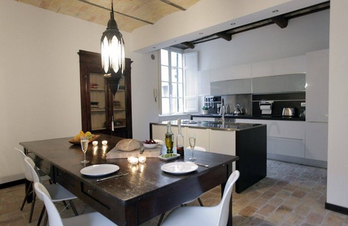 Citta Sant'Angelo Apartment | Grand palazzo apartment nestled in a medieval hilltop town by the Adriatic coast
