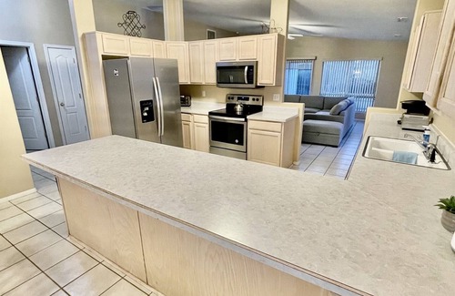Prescott House | Grand Residence: Spacious Retreat (3 bed/2 bath)