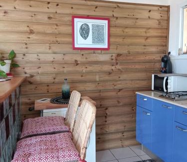 Le Carbet Apartment | grand studio en bas de villa avec vue sur mer au Carbet