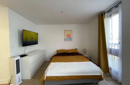 Le Chesnay Apartment | Grand studio proche versailles château