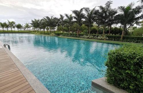 Masai Apartment | Grand Suites 4BR 12Pax Gathering First Choice WIFI NETFLIX! 60"TV By STAY