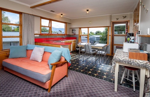 Te Anau Cottage | Grand View - Te Anau Holiday Home