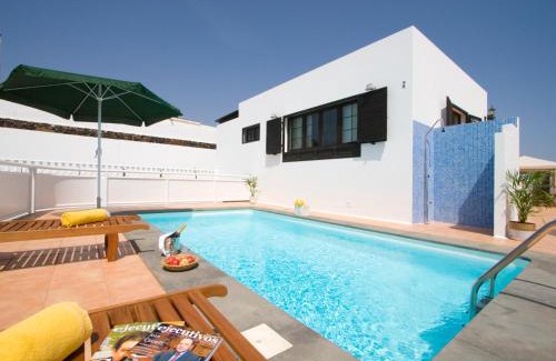 Los Mojones Villa | Grand Villa Famara Puerto del Carmen