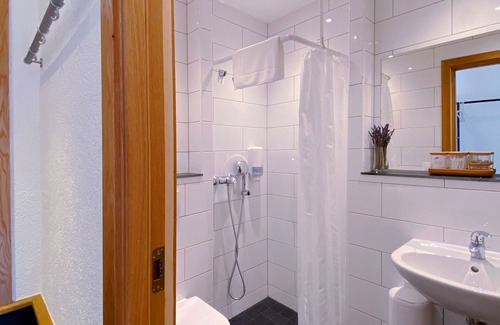 Engelberg House | GRAND your home with common kitchens with self check-in