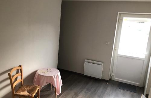 Montval-sur-Loir House | Grande chambre côté jardin