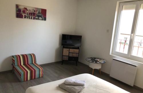 Montval-sur-Loir House | Grande chambre côté jardin