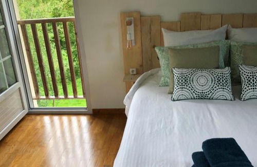 Putot-en-Auge Bed & Breakfast | Grande Chambre Familiale VERTE Tout Bonnement Bien