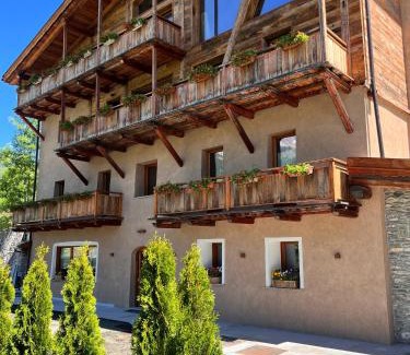 Cesana Torinese Bed & Breakfast | Grande Cote Room and Breakfast