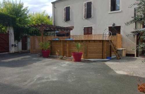 Saint-Gaultier House | Grande Maison Familiale avec Piscine et Parking à Saint-Gaultier - FR-1-591-753