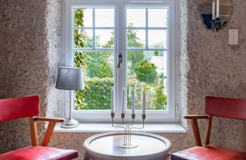 Creuzier-le-Neuf Cottage | Grande Maison design, terrasse, jardin, parking