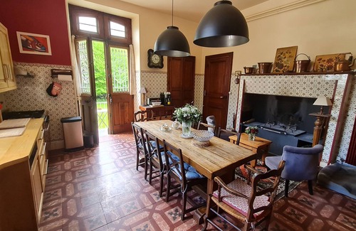 Saint-Pe-d'Ardet House | Grande Maison Familiale Dans Charmant Village Pyrénéen. Très Calme