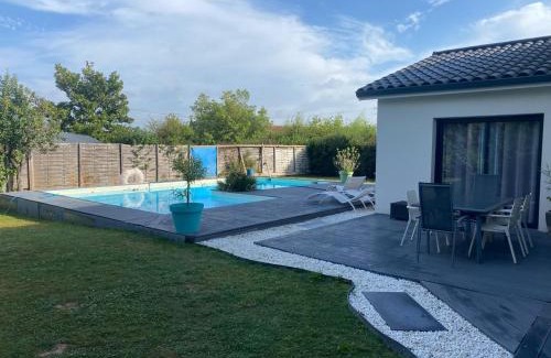 Longages Villa | Grande villa avec piscine et spa