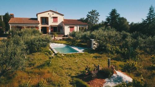 Ortaffa Villa | Grande villa catalane dans parc aux oliviers