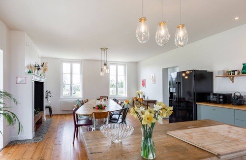 Saint-Aubin-de-Scellon House | Grandes Familles Bienvenues : Maison de Vacances & Weekend au Calme, 18personnes