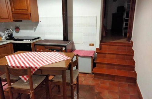 Casola in Lunigiana House | Grandma's House - Deluxe Room (2 Adults + 1 Child)