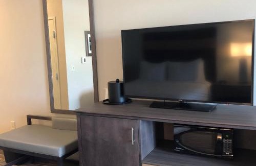 Rock Valley Hotel | GrandStay Hotel & Suites Rock Valley