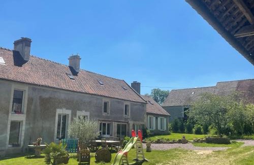 Tournebu House | Grange à grains à l'Ombre d'une Tour