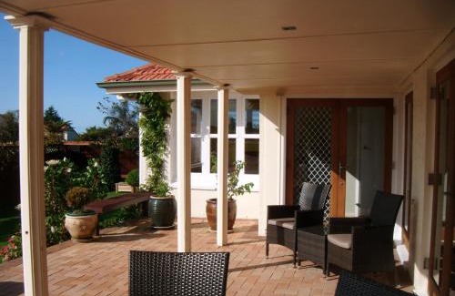 Otumoetai Bed & Breakfast | Grange Harbour View B&B