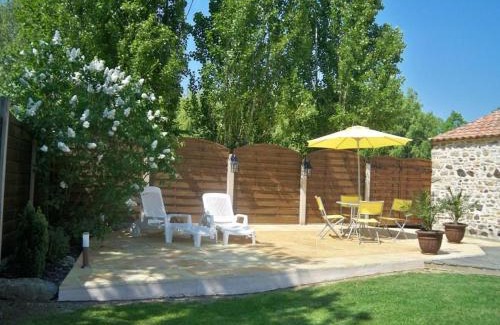 Le Champ-Saint-Pere House | Grange rénovée avec piscine privative - 4 ch, jardin clos, à 7 km d'Indian Forest - FR-1-426-304