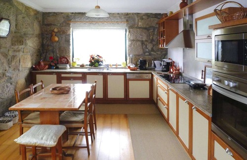 Penafiel House | Granite House by Tâmega with Pool