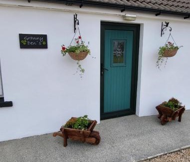 Naran House | Granny Dens