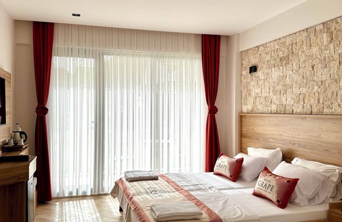 Ezine Hotel | GRAPE HOTEL