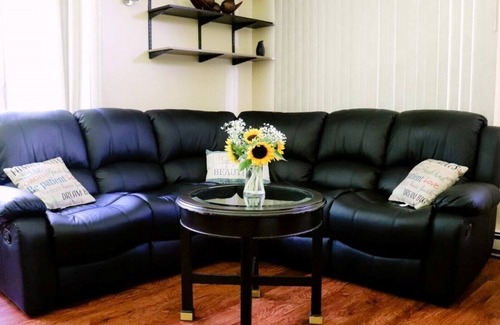 Preston Apartment | Great 3 Bedroom apartment 2 min to Foxwoods, patio